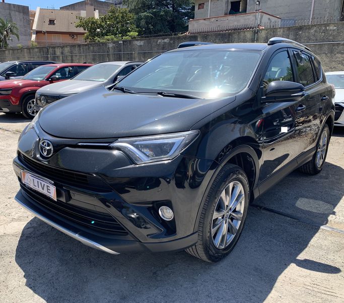 Toyota RAV 4 2.0 D-4D — 1/8