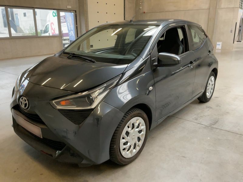 Toyota Aygo 1.0 — 1/8