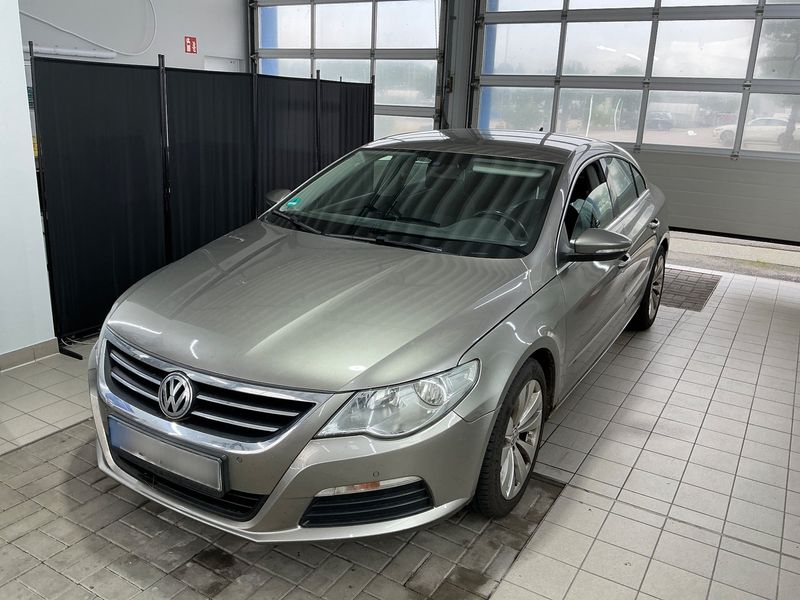 Volkswagen Passat CC 2.0 TDI — 1/8