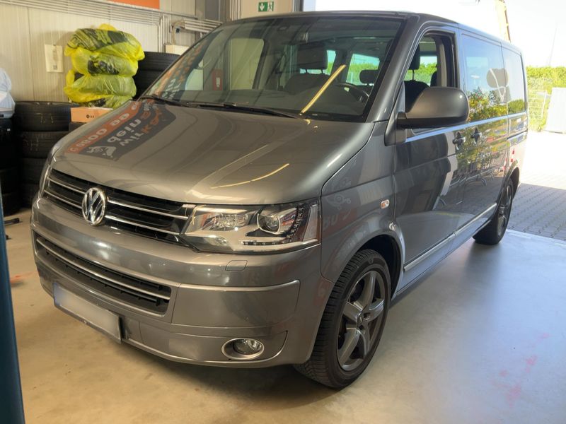 Volkswagen T5 Multivan 2.0 TDI — 1/8