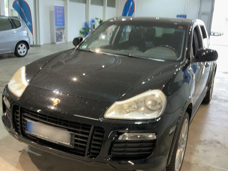 Porsche Cayenne GTS — 1/8