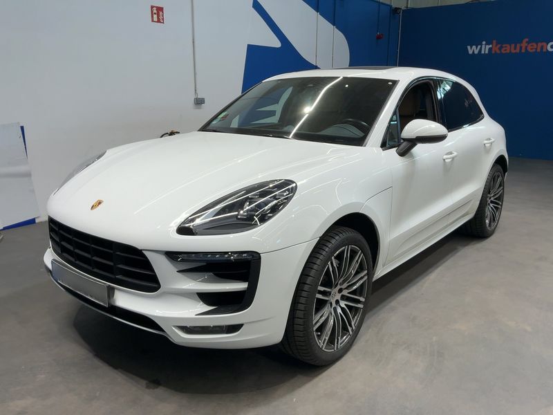 Porsche Macan S — 1/8