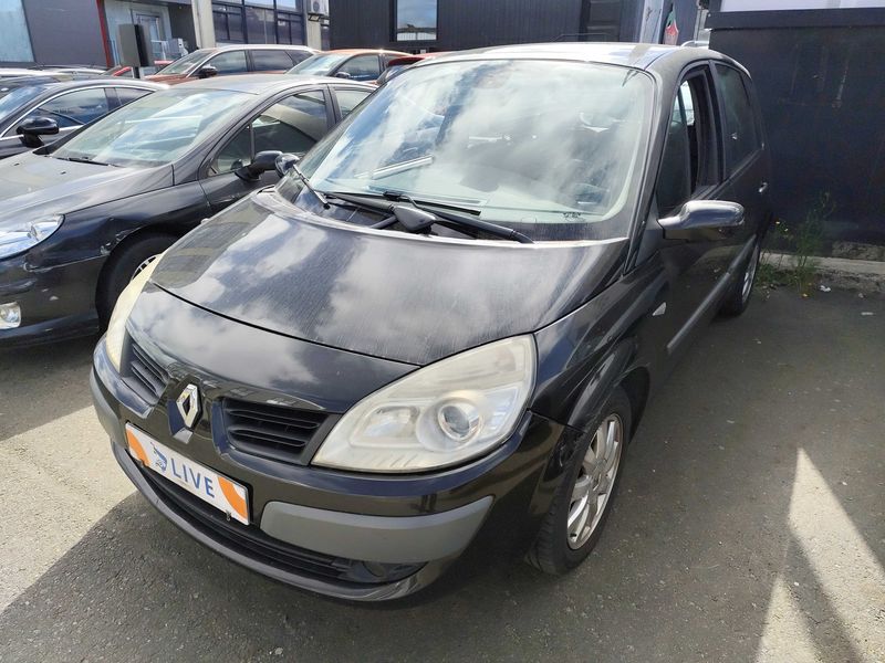 Renault Scenic 1.5 dCi — 1/8