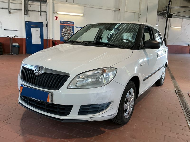 Skoda Fabia 1.2 — 1/8