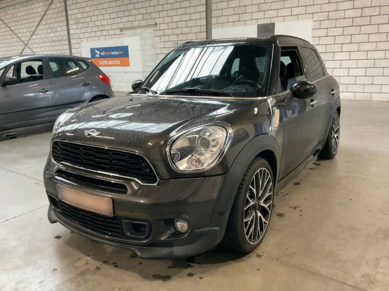 MINI Countryman John Cooper Works — 1/8