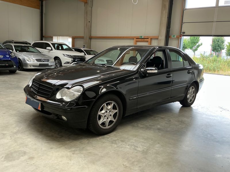 Mercedes-Benz C-Klasse C 180 — 1/8