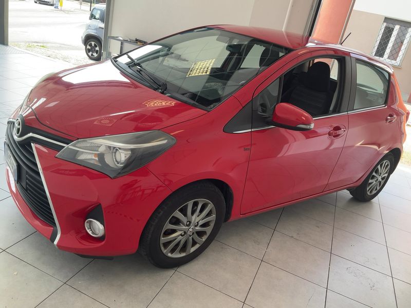Toyota Yaris 1.0 VVT-i — 1/8