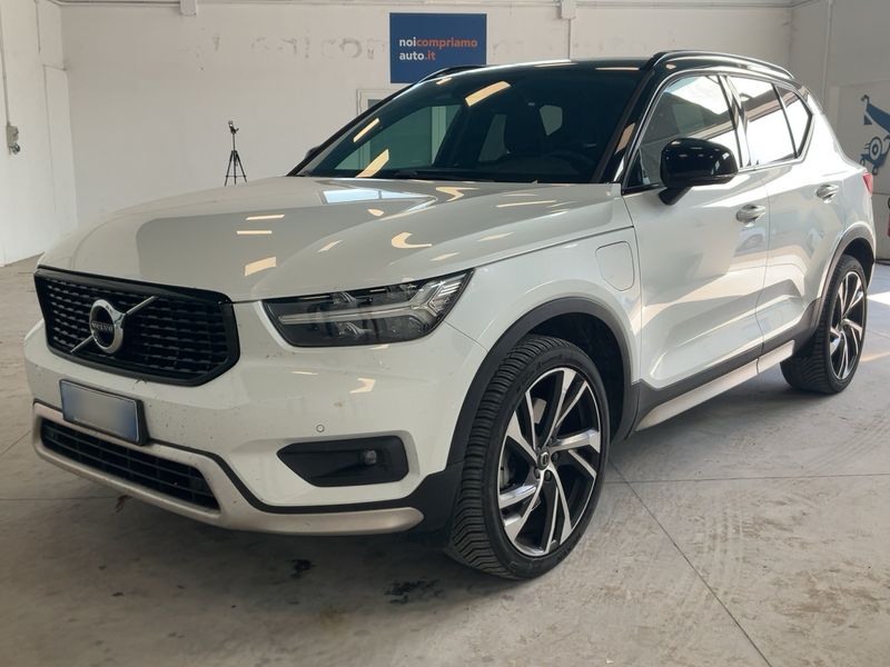 Volvo XC40 1.5 T5 Recharge Plug-in Hybrid — 1/8