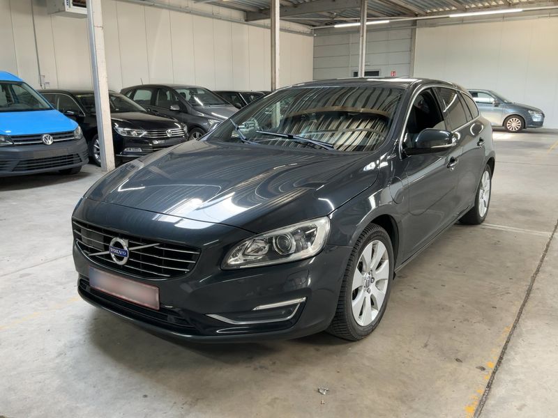 Volvo V60 2.4 D6 Plug-in Hybrid — 1/8