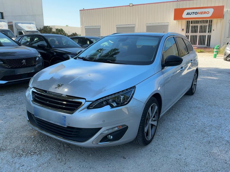 Peugeot 308 1.2 e-THP — 1/8