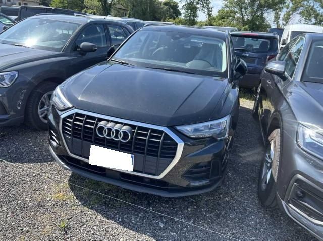Audi Q3 35 TFSI Mild-Hybrid — 1/8
