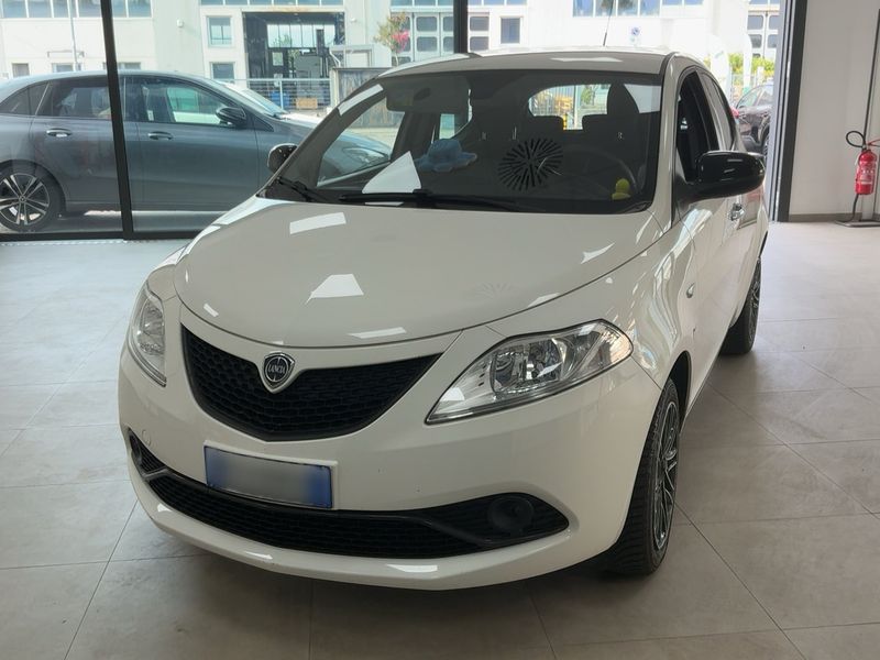 Lancia Ypsilon 1.2 — 1/8