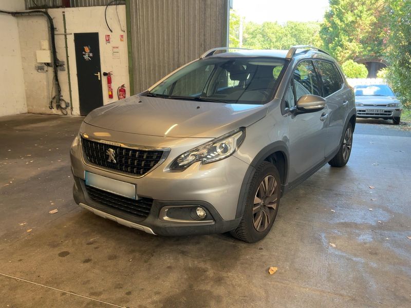 Peugeot 2008 1.2 PureTech — 1/8