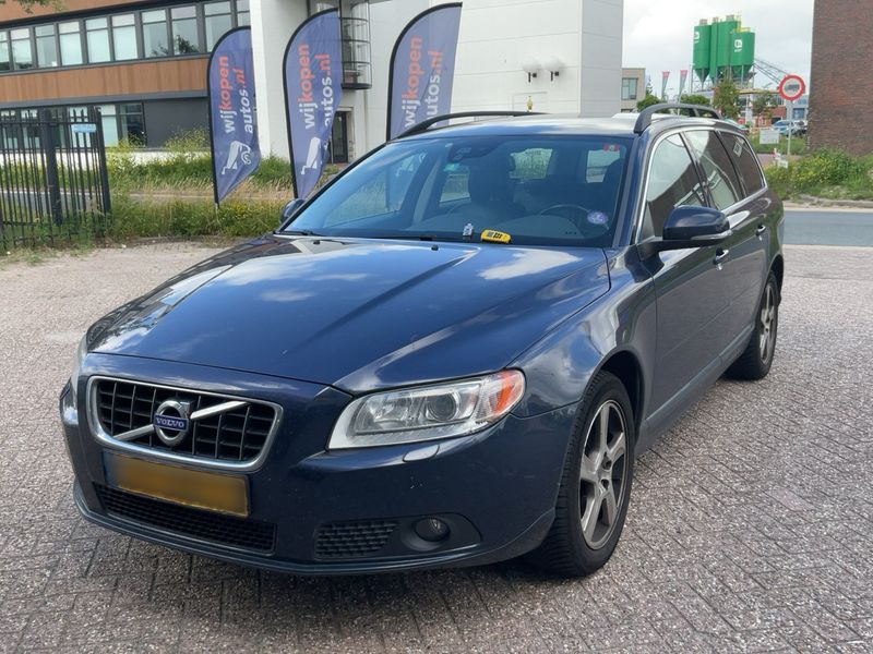Volvo V70 1.6 T4 — 1/8