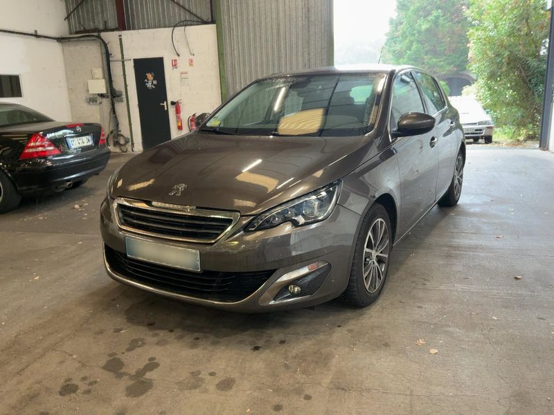 Peugeot 308 1.6 Blue-HDi — 1/8