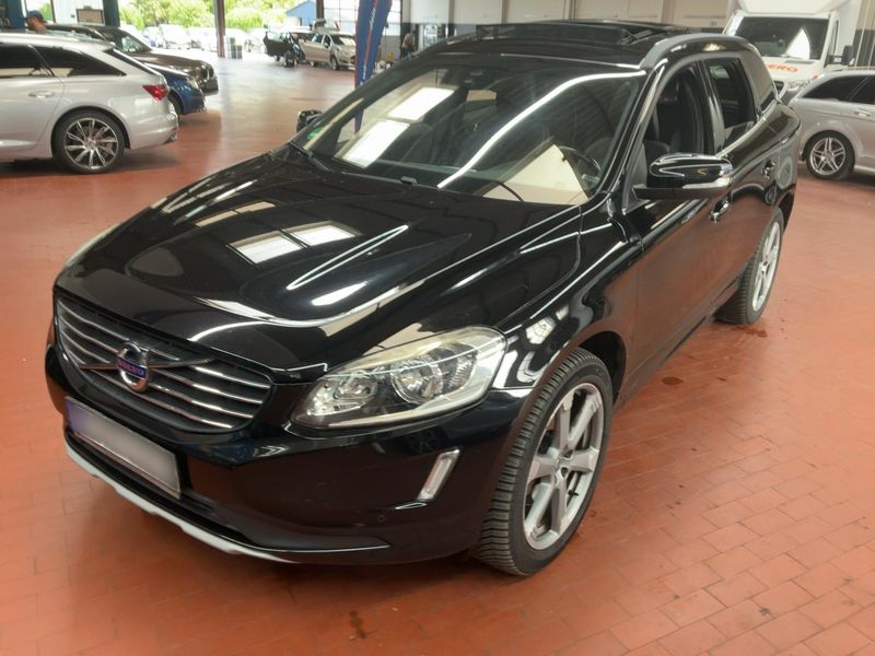 Volvo XC60 2.0 D4 — фото 1