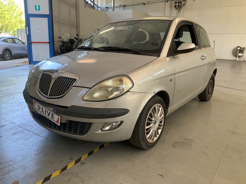 Lancia Ypsilon 1.2 — 1/8