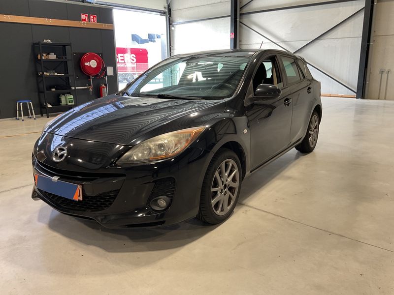 Mazda 3 1.6 — 1/8