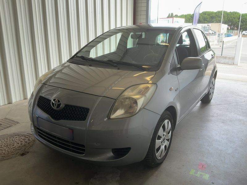 Toyota Yaris 1.4 D-4D — 1/8