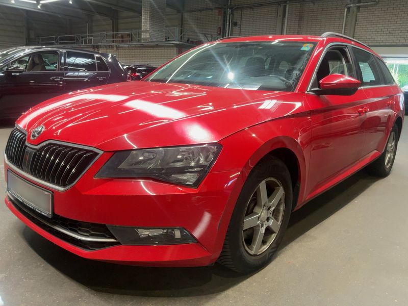 Skoda Superb 2.0 TDI — 1/8