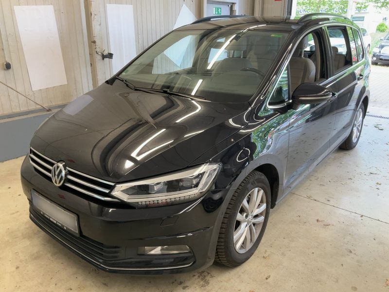 Volkswagen Touran 2.0 TDI — фото 1