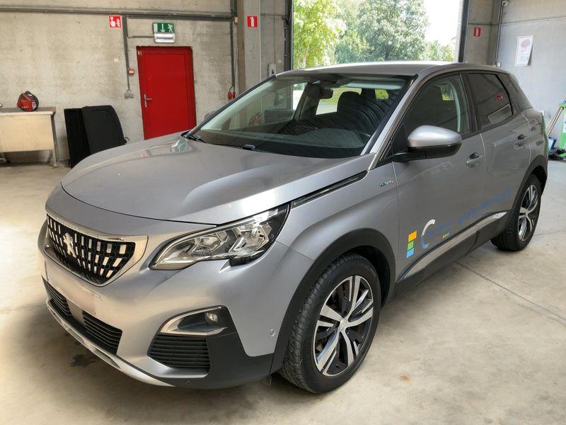 Peugeot 3008 1.6 Hybrid — 1/8