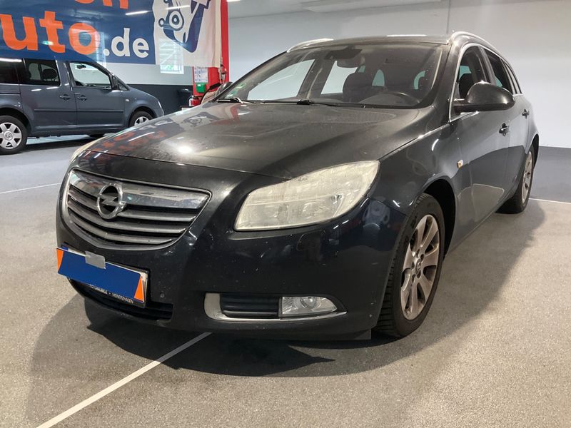 Opel Insignia Sports Tourer 2.0 CDTI — 1/8