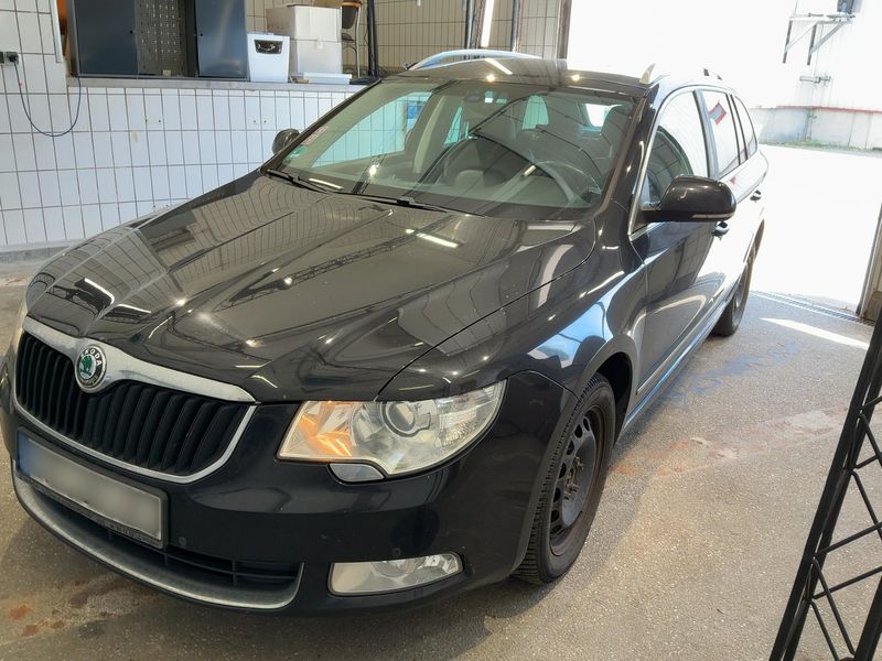 Skoda Superb 2.0 TDI — 1/8