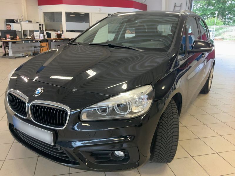 BMW 2er 218i Active Tourer — 1/8