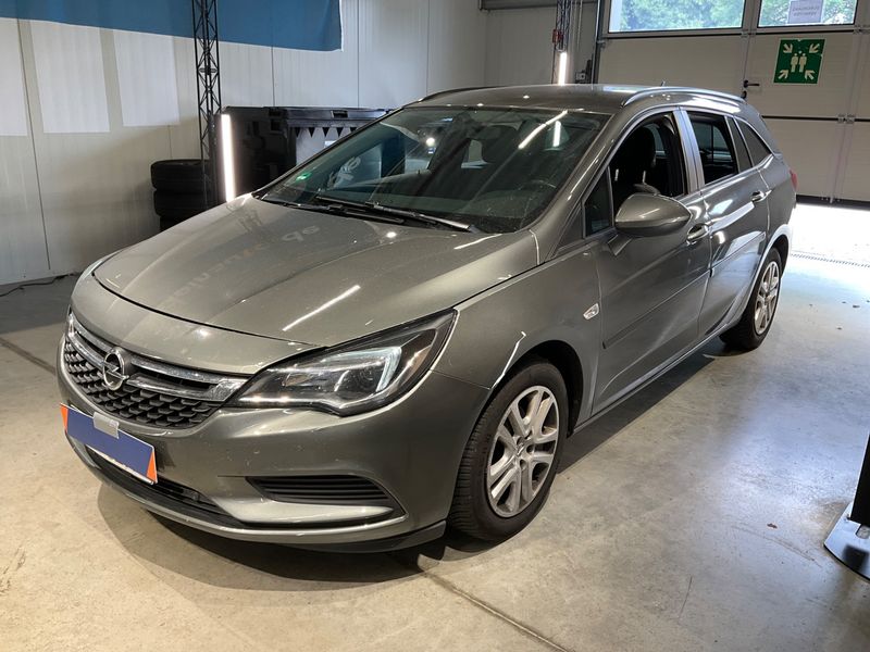 Opel Astra 1.6 CDTI DPF — 1/8