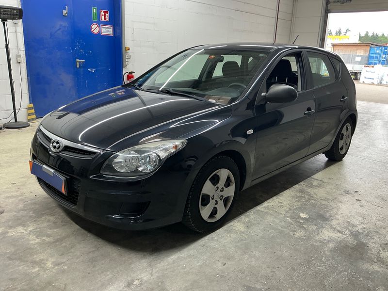 Hyundai i30 1.4 — 1/8