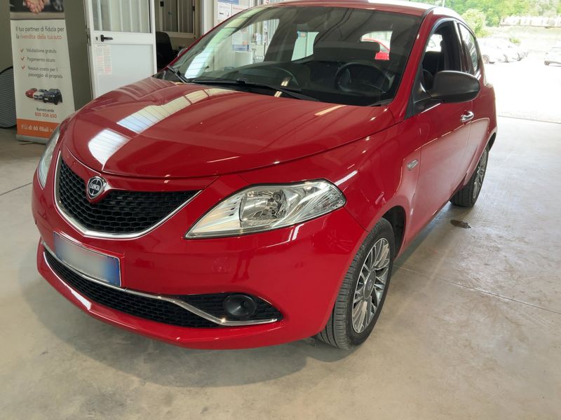 Lancia Ypsilon 1.2 — 1/8
