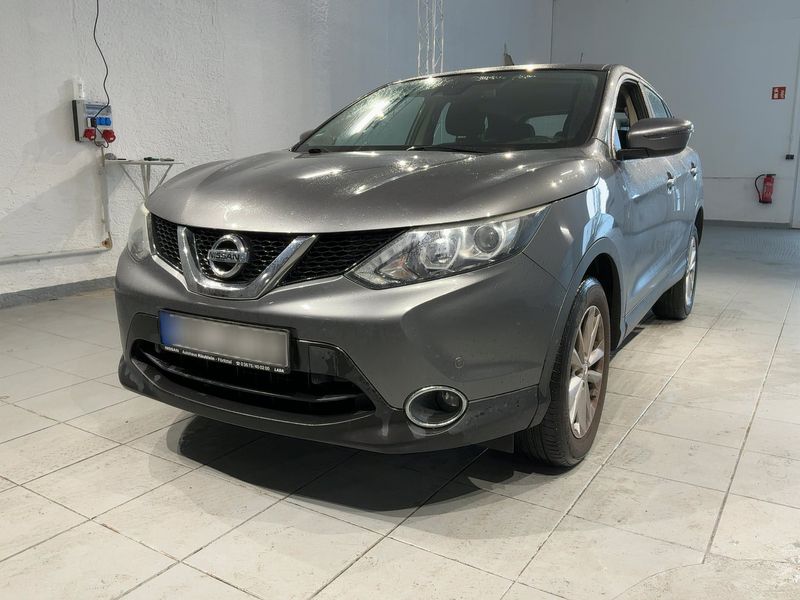 Nissan Qashqai 1.6 — 1/8