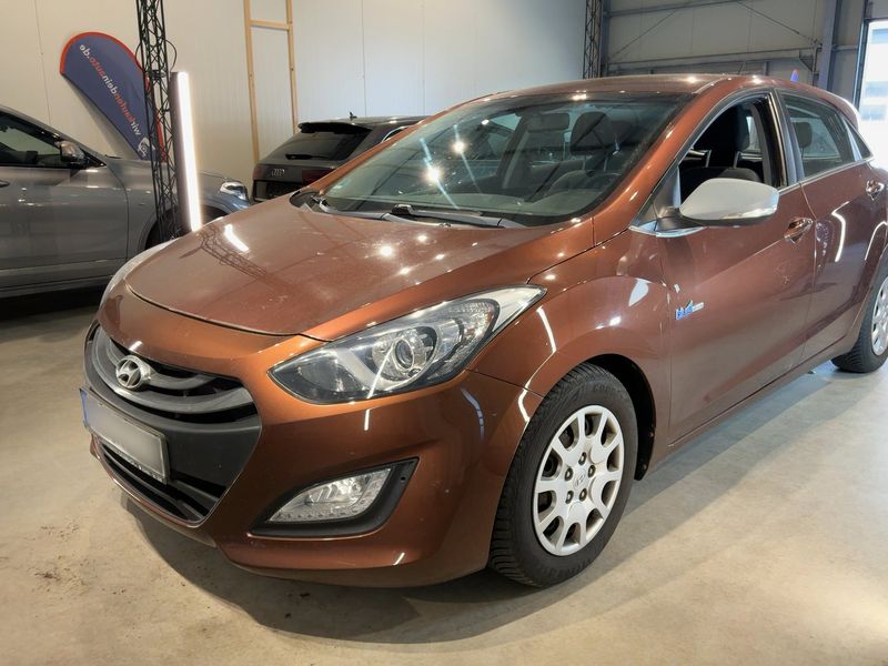 Hyundai i30 1.6 CRDi — 1/8