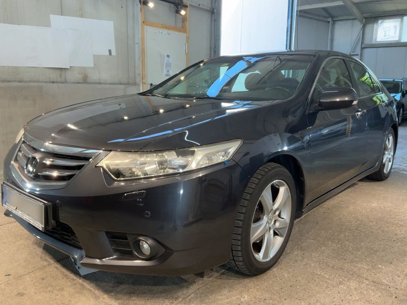 Honda Accord 2.0 — 1/8