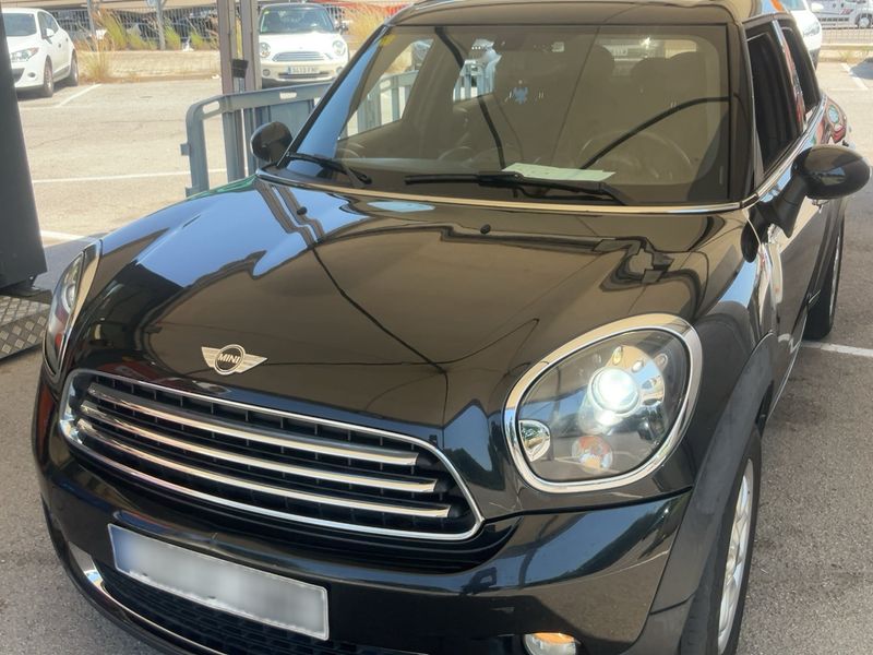 MINI Countryman Cooper — 1/8