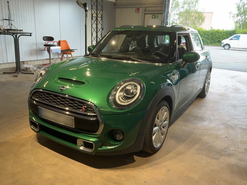 MINI MINI Cooper S — 1/8