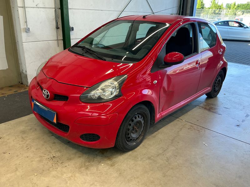 Toyota Aygo 1.0 — фото 1