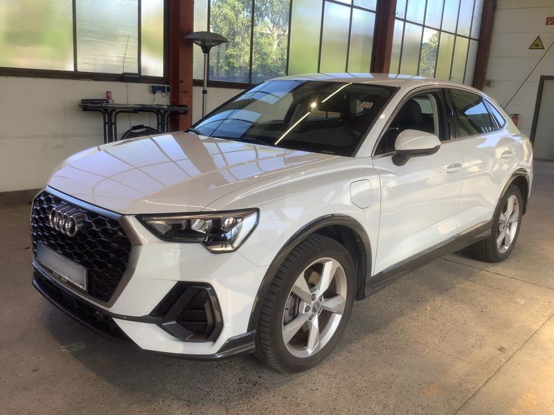 Audi Q3 Sportback 45 TFSIe — 1/8