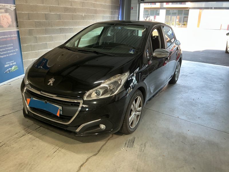 Peugeot 208 1.2 PureTech — 1/8
