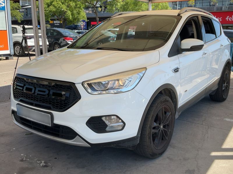 Ford Kuga 2.0 TDCi — 1/8