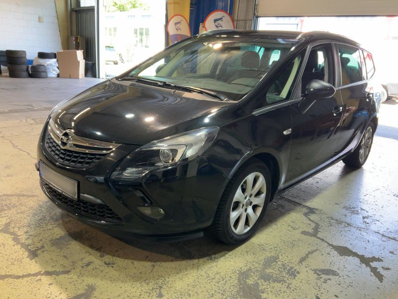 Opel Zafira Tourer 1.4 Turbo — 1/8