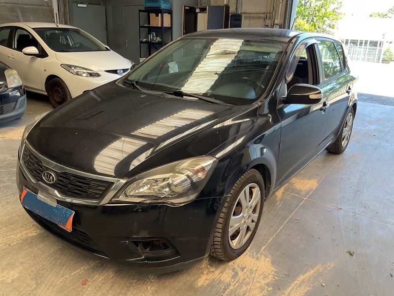 Kia cee'd 1.6 CRDi — фото 1