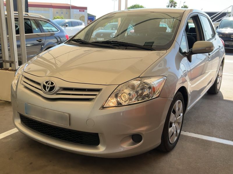 Toyota Auris 1.4 Turbodiesel — 1/8