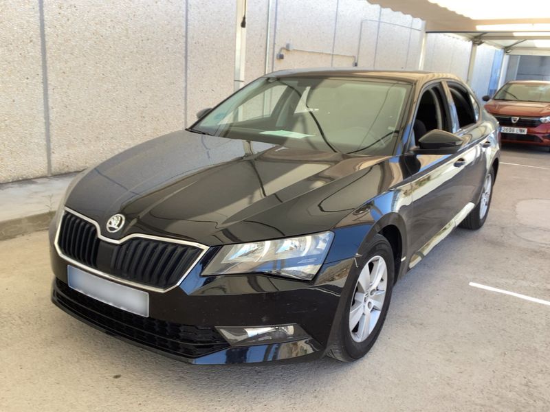 Skoda Superb 2.0 TDI — 1/8