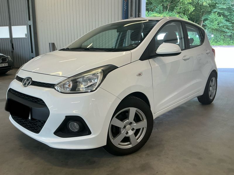 Hyundai i10 1.0 — 1/8