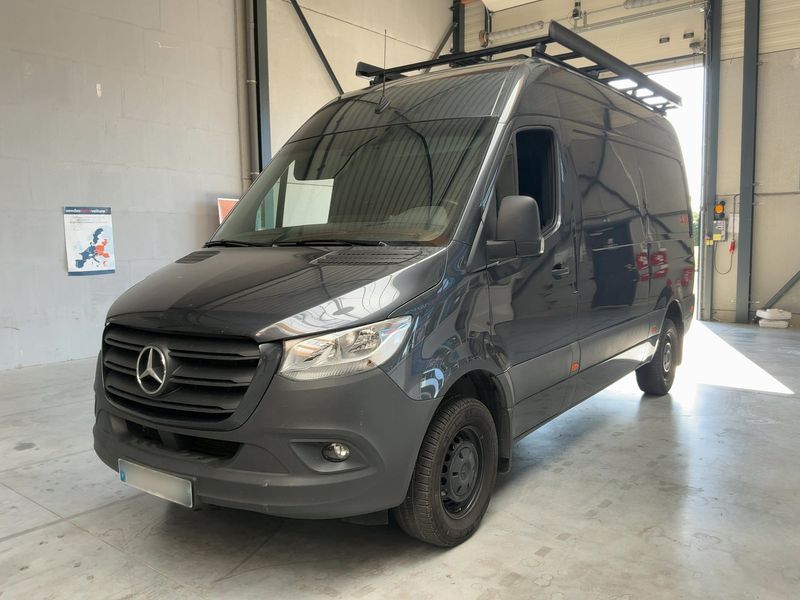 Mercedes-Benz Sprinter 319 CDI — 1/8
