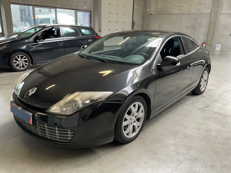 Renault Laguna 2.0 dCi — фото 1