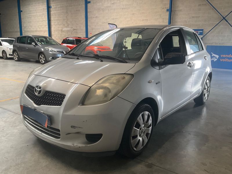 Toyota Yaris 1.4 D-4D — 1/8
