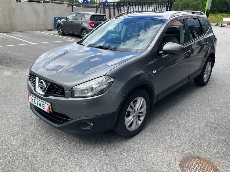 Nissan Qashqai+2 2.0 — 1/8